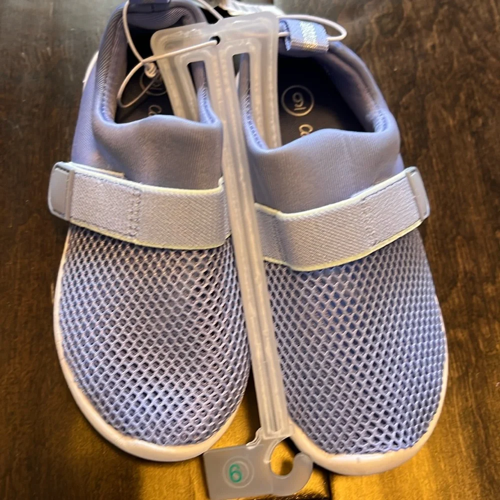 NWT Cat and Jack Toddler Austen Water Shoes in Purple !
